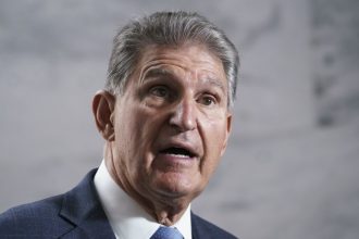 manchin-endorses-republican-in-governor’s-race