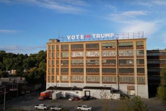 sticking-with-trump:-ceo’s-sign-makes-a-big-statement-in-small-town-america