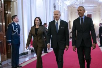 obama-and-biden-caught-having-an-intense-conversation-at-ethel-kennedy’s-funeral