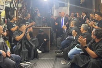 watch:-donald-trump-gets-applauded-during-visit-to-black-barber-shop-in-the-bronx,-ny-(video)