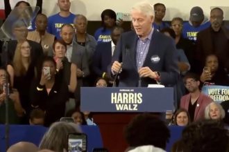 bill-clinton-sounds-like-death-at-tim-walz-rally-held-in-corner-of-gym-in-durham,-north-carolina-(video)