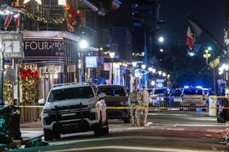 chilling-surveillance-photos-show-what-new-orleans-terrorist-was-doing-an-hour-before-attack