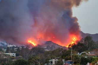 footage-of-california-wildfire-shows-entire-neighborhoods-completely-wiped-out,-goes-viral