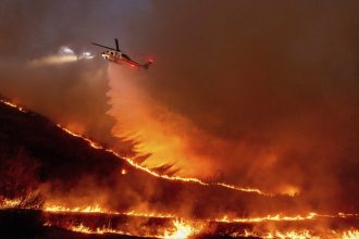 la-county-fires-created-another-wild-and-dangerous-night-for-first-responders