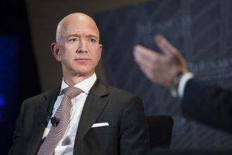 ‘deeply-alarmed’:-why-hundreds-of-wapo-staffers-just-sent-bezos-a-letter-calling-for-meeting