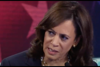 mean-girls:-kamala-harris-snubs-jd-vance’s-young-family