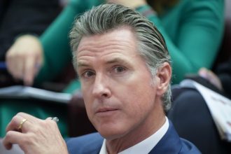 that’s-gotta-hurt!-gavin-newsom-scolds-mike-johnson-and-takes-an-epic-ratio