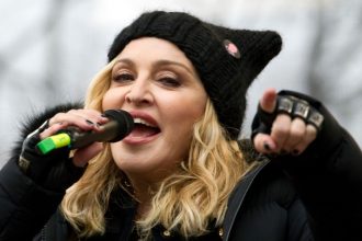 whoops:-madonna-steps-on-multiple-rakes-in-attack-on-trump-for-‘king’-remark