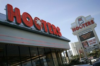 report:-hooters-seeking-uplift-via-filing-for-bankruptcy