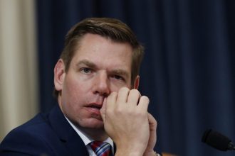 carpool-fool:-chauffeured-eric-swalwell-lays-out-plan-to-undermine-trump-in-never-ending-tiktok-video