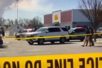 developing:-3-people-killed-in-shooting-outside-louisville-dmv-in-‘deliberate-act’-–-unidentified-suspect-at-large