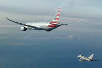 american-airlines-flight-diverted,-escorted-by-fighter-jets-over-‘possible-security-issue’